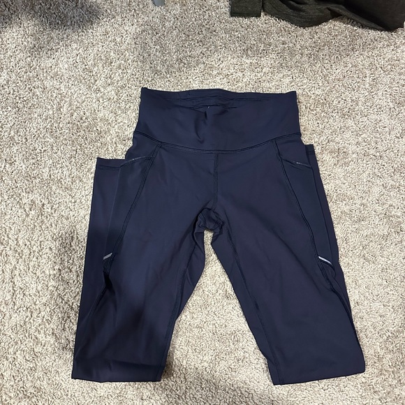 Lululemon Mesh back Legging - Picture 1 of 3